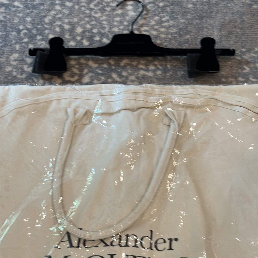 ALEXANDER MCQUEEN 43 INCH HEAVY CANVAS GARMENT BAG NWT & PINCH HAN…